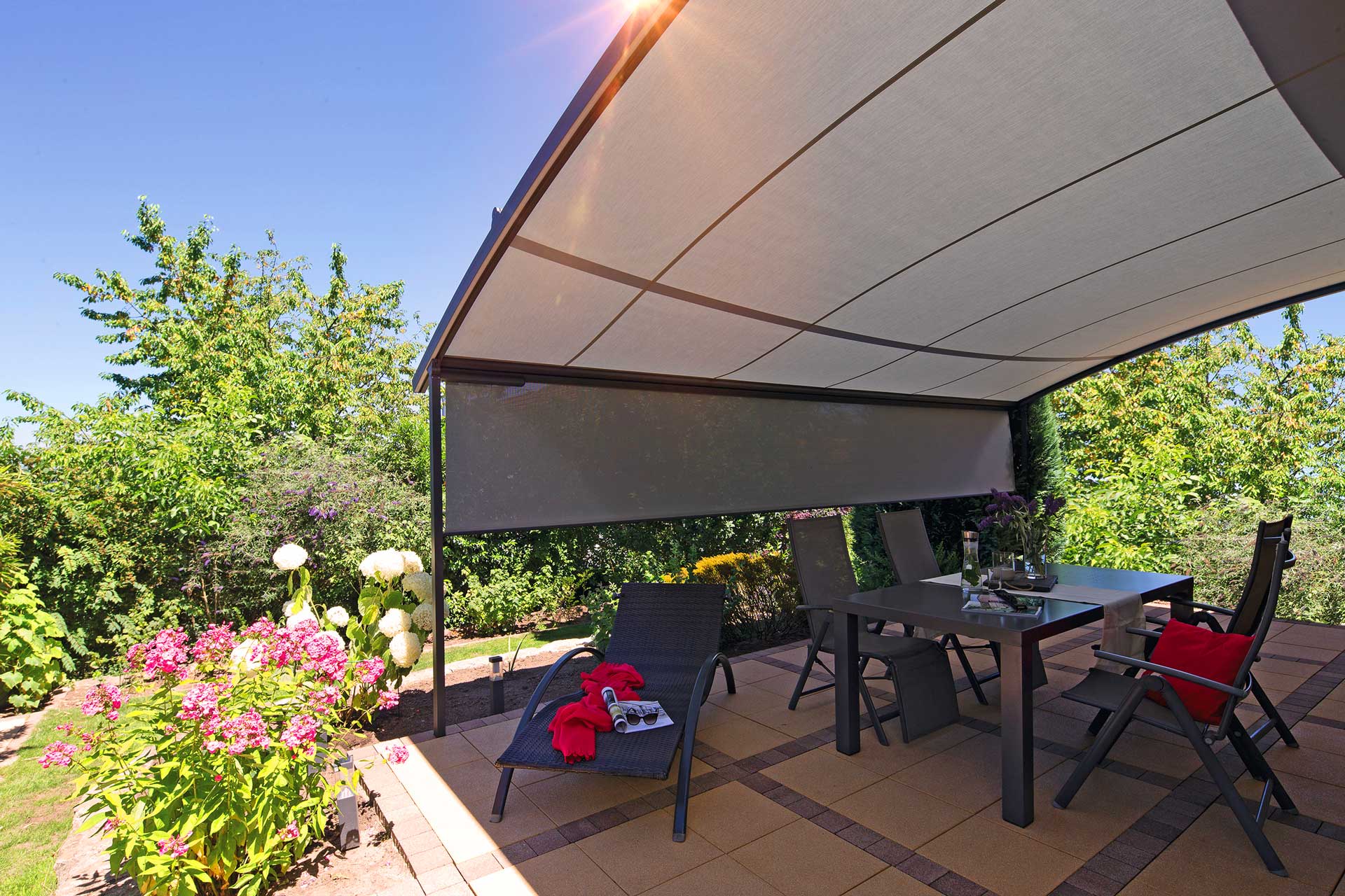 Pergola für Terrassen und Gärten – stabiler Sonnenschutz für den Außenraum.